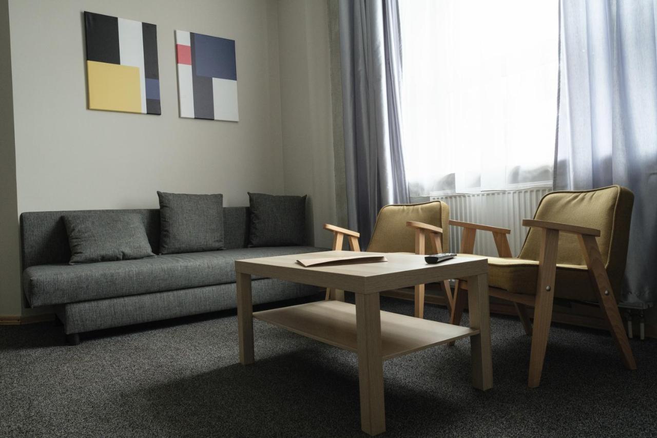 דירות לודז' Adler Bed&Breakfast מראה חיצוני תמונה