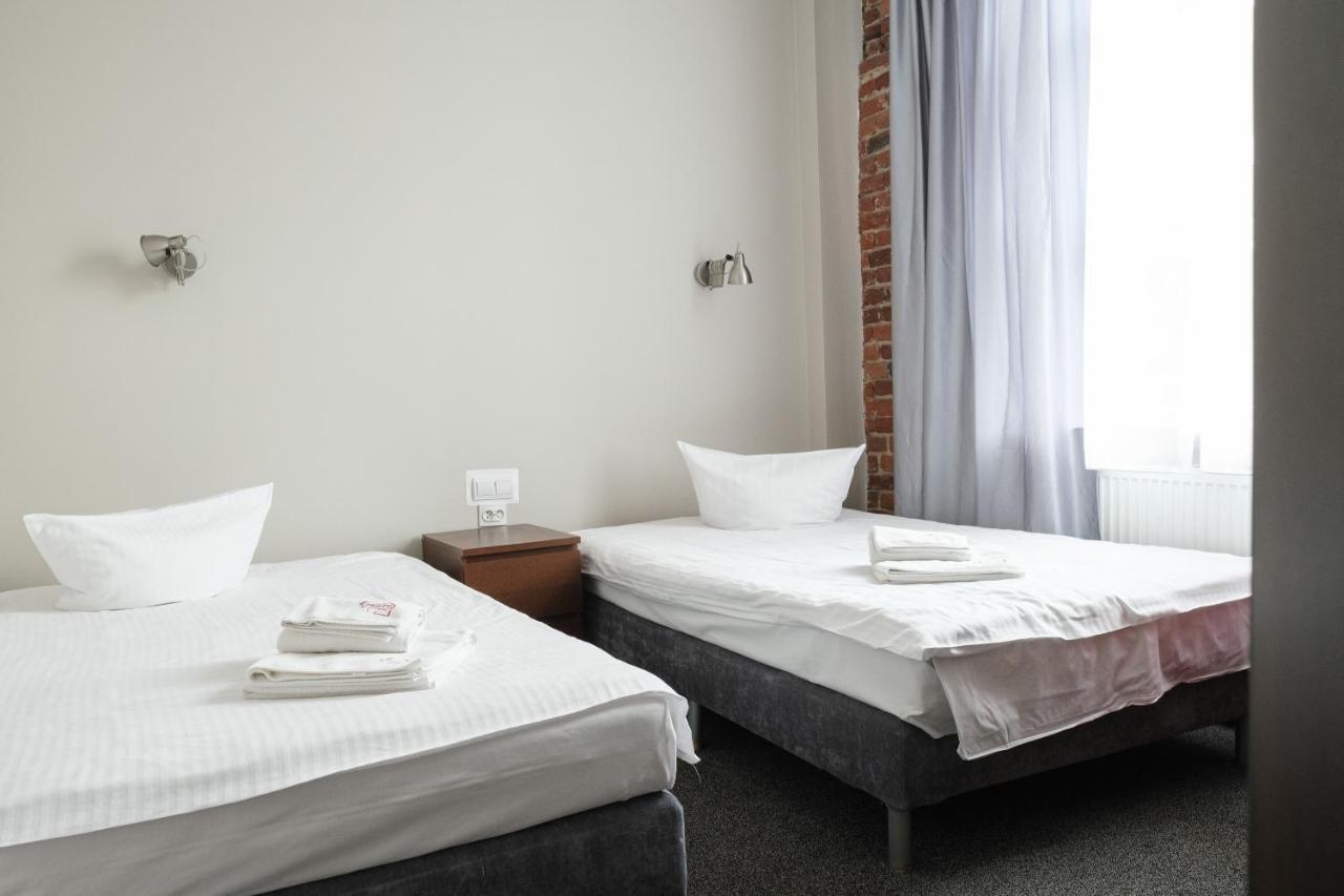 דירות לודז' Adler Bed&Breakfast מראה חיצוני תמונה