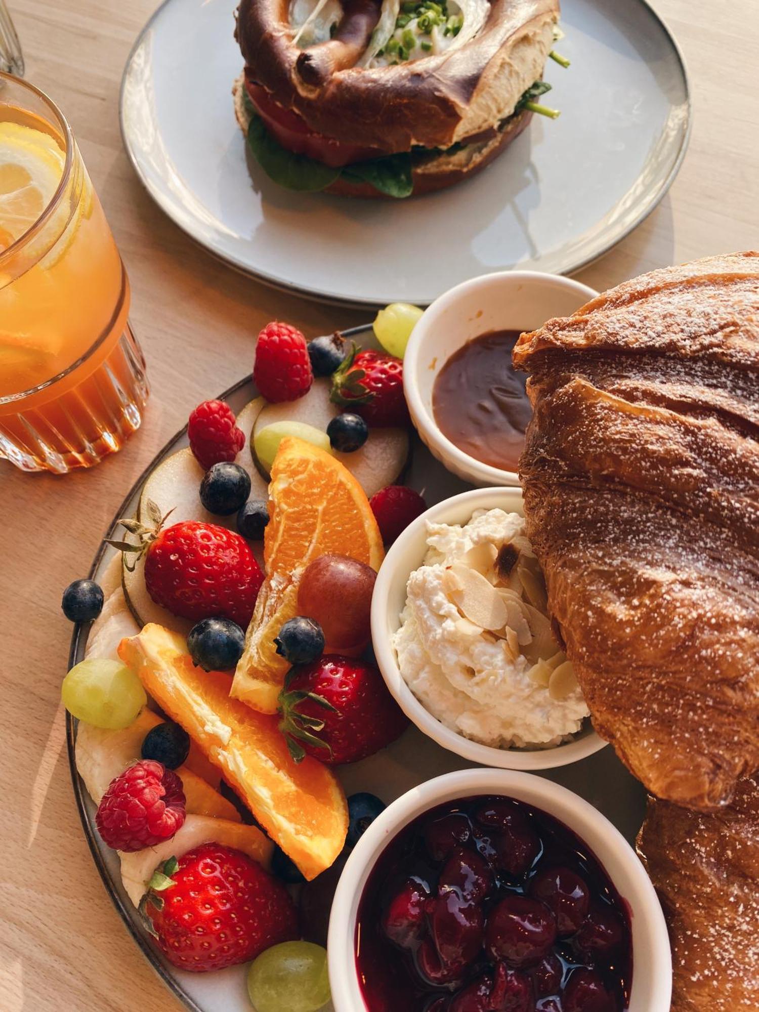 דירות לודז' Adler Bed&Breakfast מראה חיצוני תמונה