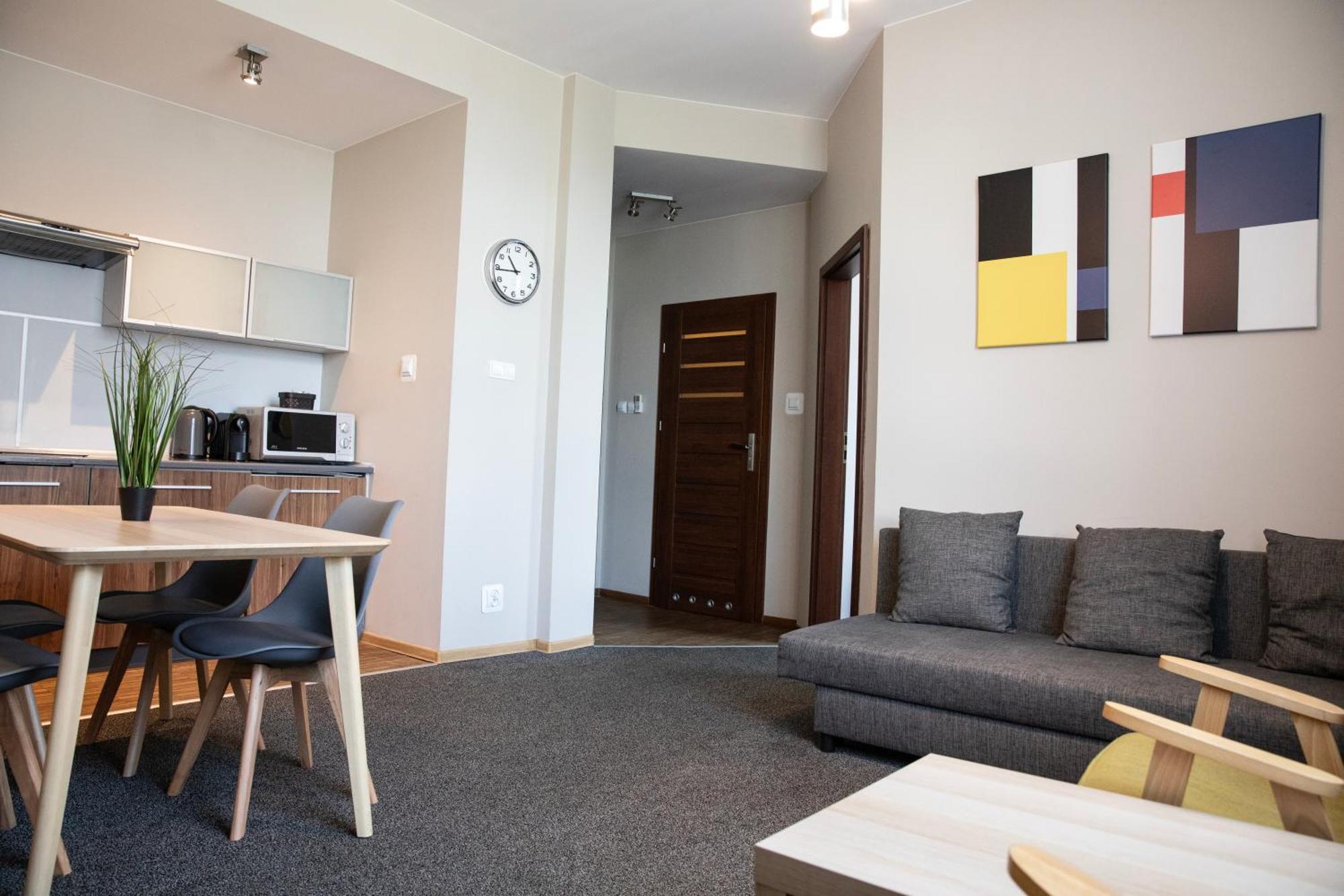 דירות לודז' Adler Bed&Breakfast מראה חיצוני תמונה