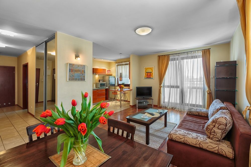 דירות לודז' Adler Bed&Breakfast מראה חיצוני תמונה