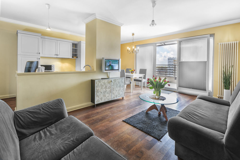 דירות לודז' Adler Bed&Breakfast מראה חיצוני תמונה
