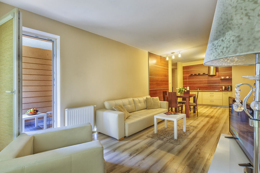 דירות לודז' Adler Bed&Breakfast מראה חיצוני תמונה