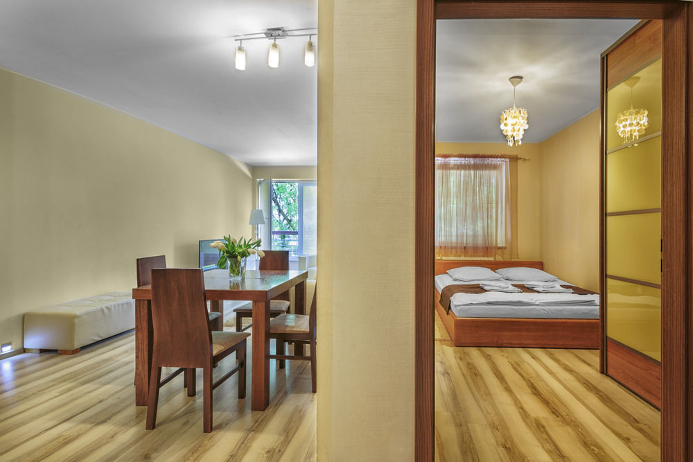 דירות לודז' Adler Bed&Breakfast מראה חיצוני תמונה