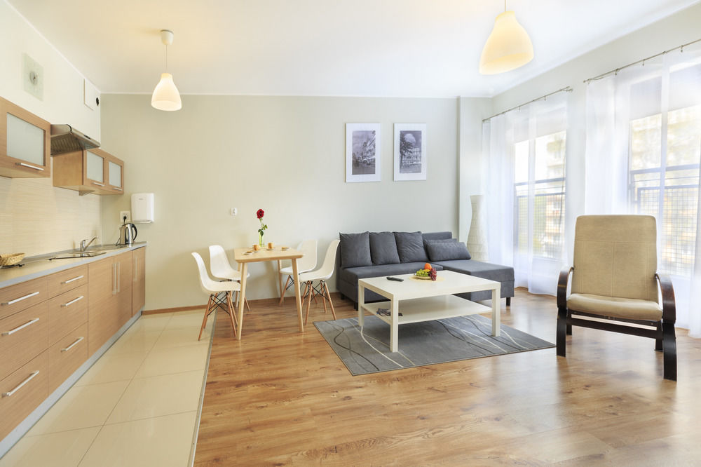 דירות לודז' Adler Bed&Breakfast מראה חיצוני תמונה