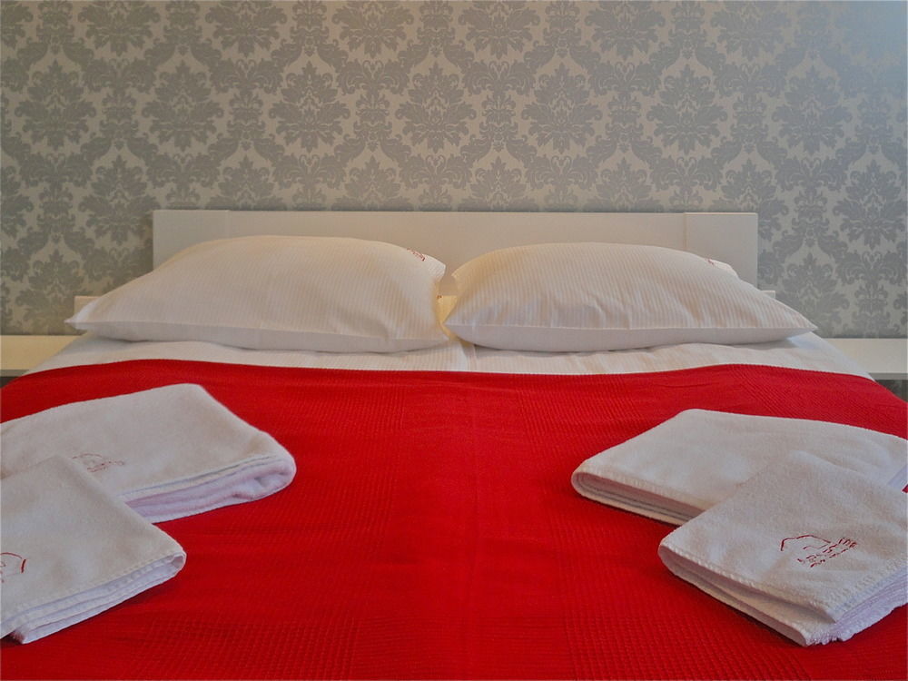 דירות לודז' Adler Bed&Breakfast מראה חיצוני תמונה