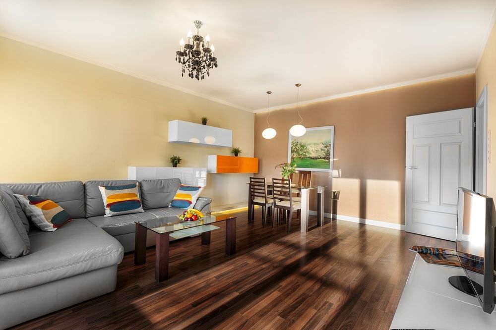 דירות לודז' Adler Bed&Breakfast מראה חיצוני תמונה