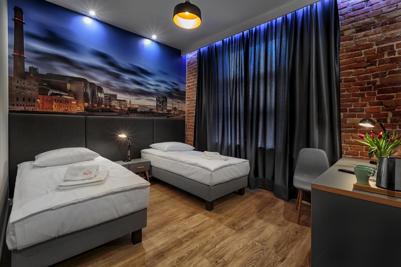 דירות לודז' Adler Bed&Breakfast מראה חיצוני תמונה
